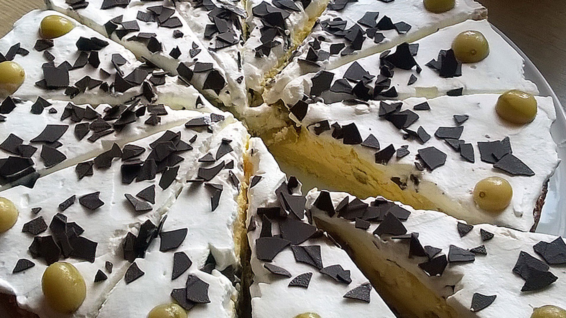 Stachelbeer-Käse-Torte mit Schokoraspeln - MinusL