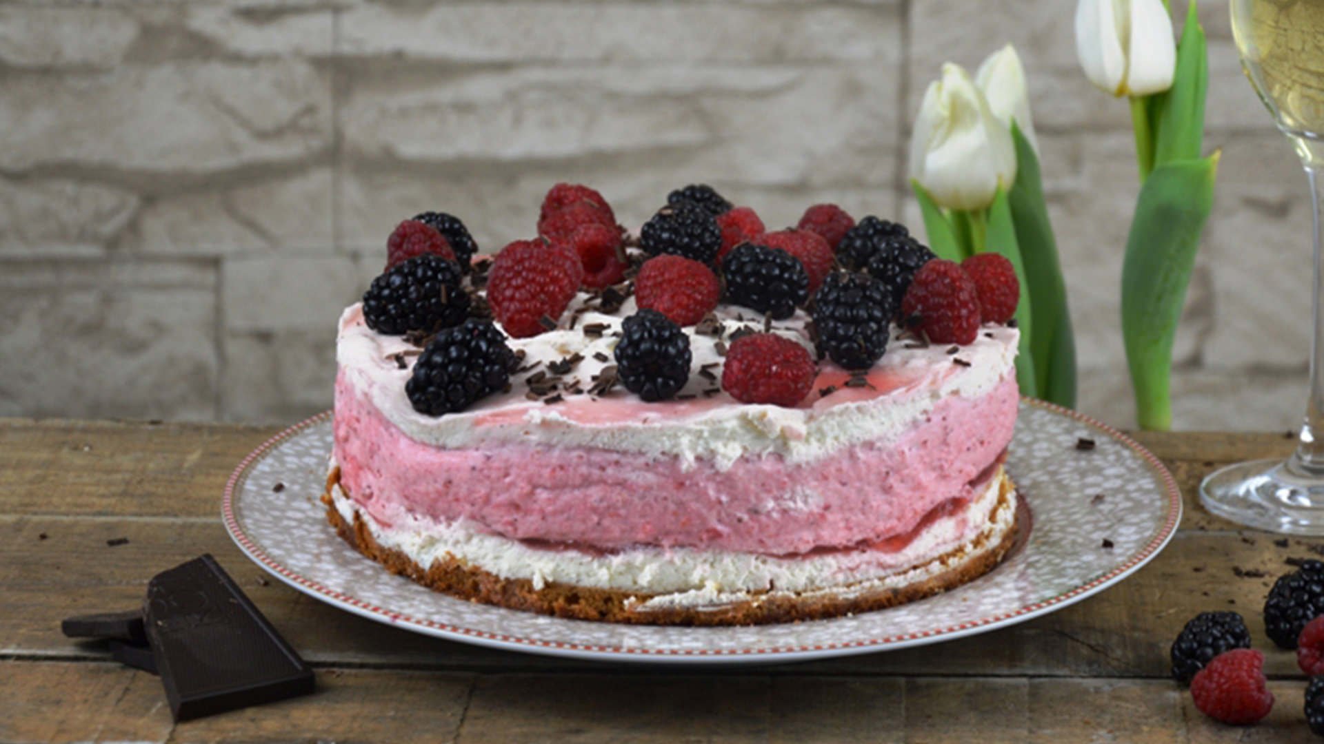 MinusL Erdbeer-Prosecco-Torte mit Joghurt | MinusL