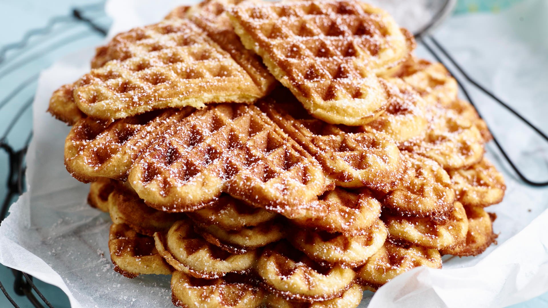 Herzwaffeln mit Puderzucker | MinusL