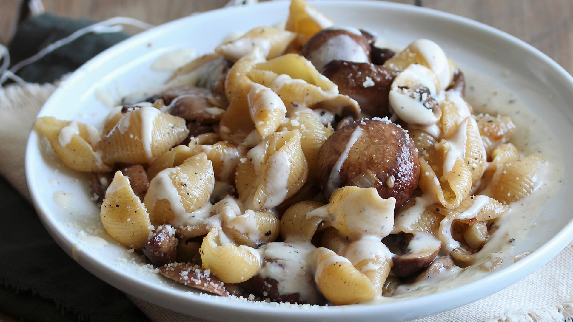 Muschelnudeln mit Pilzen und Sahnesauce | MinusL